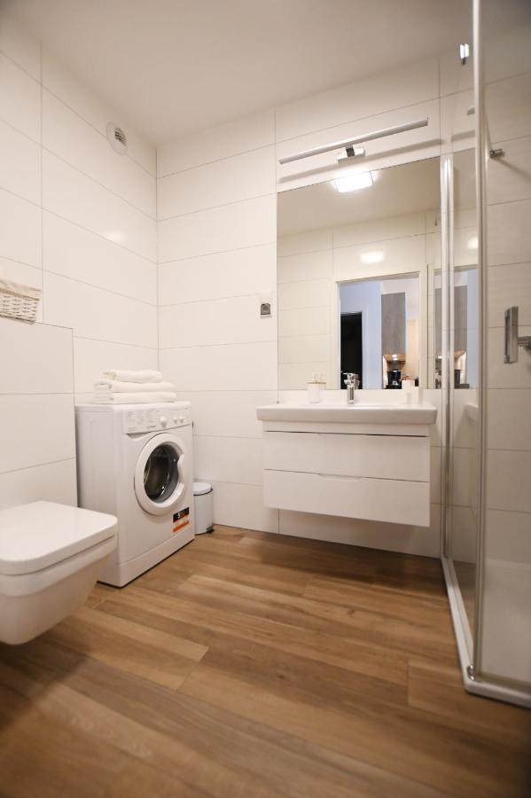 Nadmorskie Tarasy Baseny,sauny,garaz Port -navigator Apartment Kolberg